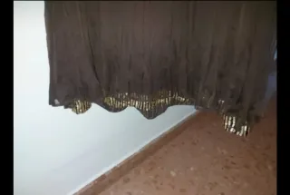 Vestido Yera marrón con detalles dorados