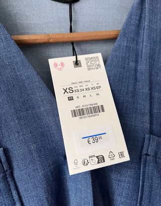 Camisa Zara azul con bordado floral