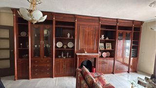 Mueble de salón madera y cristal