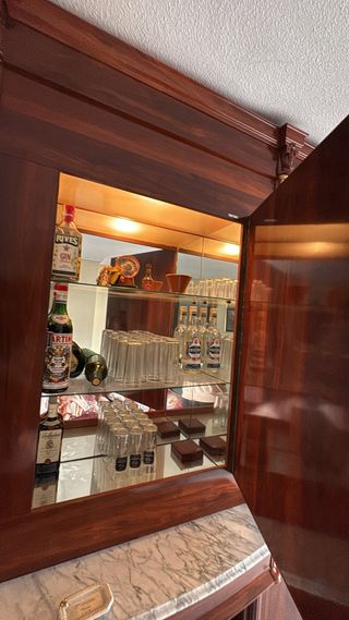 Mueble de salón madera y cristal