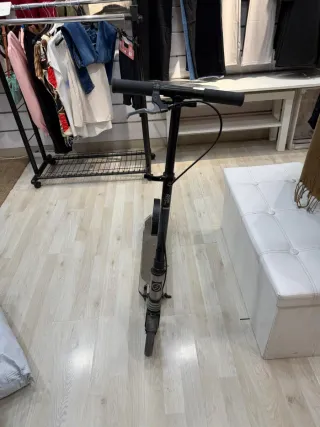 Patinete plegable gris