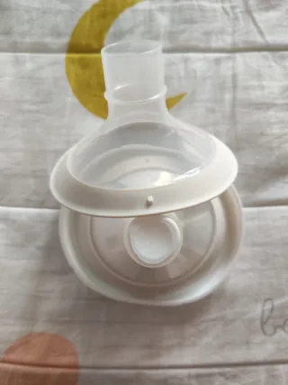 REGALO MUCHOS RECAMBIOS Sacaleches Medela Swing.