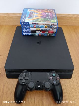 PS4 Slim Negra + mando + 5 Juegos