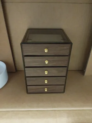 Joyero blanco con forma de árbol