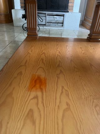 Mesa de centro de madera con cristal