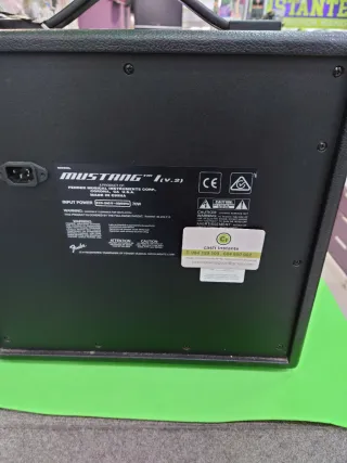 Amplificador Fender Mustang I