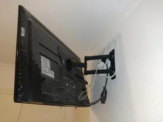 TV -   LG Negro 32  + soporte