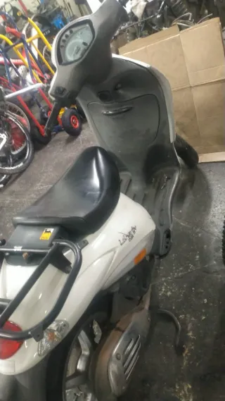 Piaggio Liberty 125 Scooter