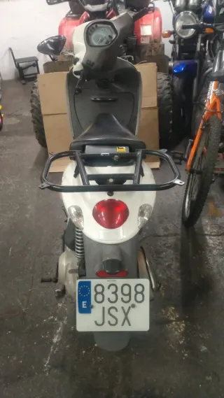 Piaggio Liberty 125 Scooter
