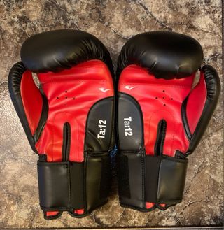 Saco boxeo suelo Adidas + Guantes Everlast