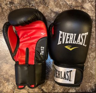 Saco boxeo suelo Adidas + Guantes Everlast