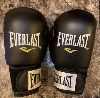 Saco boxeo suelo Adidas + Guantes Everlast