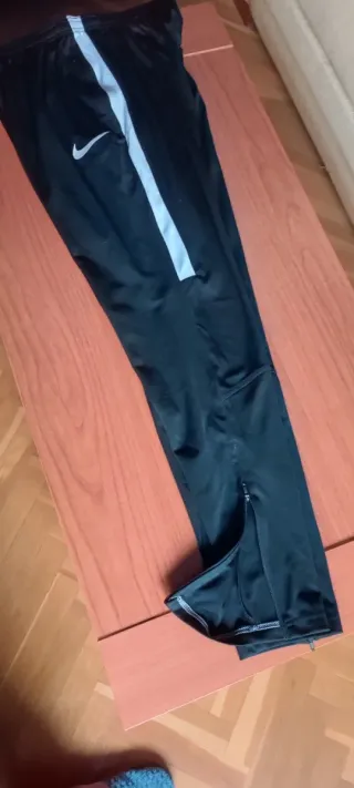 Pantalón deportivo Nike negro