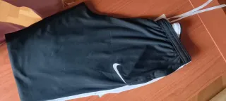 Pantalón deportivo Nike negro
