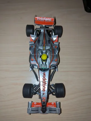 Scalextric McLaren Mercedes MP4-22 Vodafone