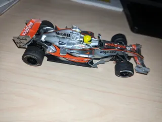 Scalextric McLaren Mercedes MP4-22 Vodafone