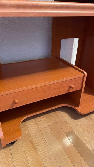 Mesa ordenador con ruedas