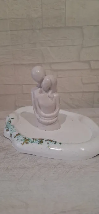 Escultura de yeso hecha a mano