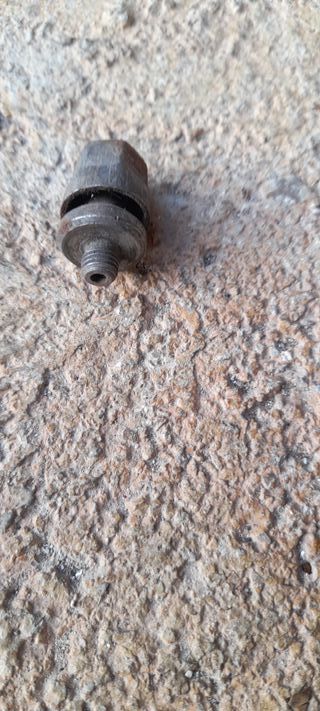 Válvula sobrante aceite cárter Vespa PK