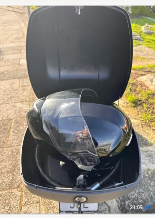 Vespa 300 S Scooter Automática