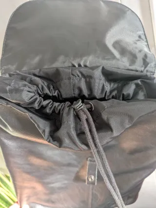 Mochila Eastpak Cuero Negra