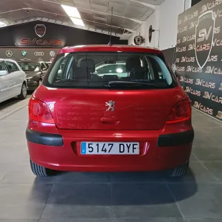 Peugeot 307 1.6 110 CV. Con sólo 95000 kms.