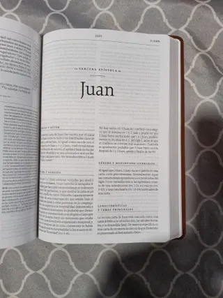La biblia de estudio de la reforma.