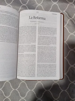La biblia de estudio de la reforma.