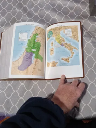 La biblia de estudio de la reforma.