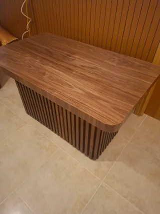 Mesa de centro de madera oregenal .es nueva sin es