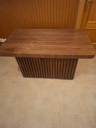 Mesa de centro de madera oregenal .es nueva sin es