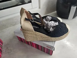 Cuñas negras talla 39 nuevas