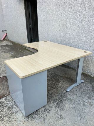 Mesa Steelcase con ala y cajonera
