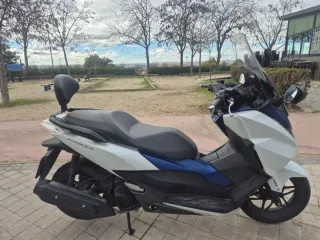 Honda Forza 125cc Maxiscooter Automática