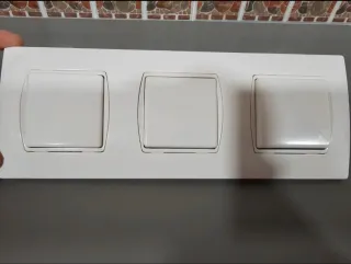 Interruptor triple Simon