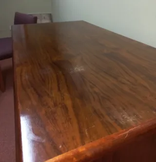 Mesa de oficina de madera
