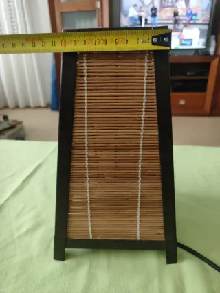 Lámpara de mesa bambú y madera