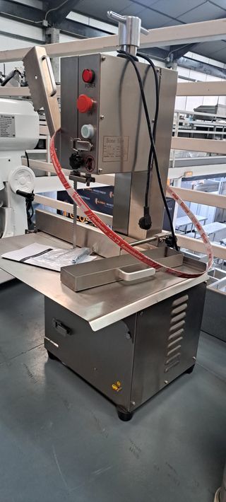 Sierra de huesos nueva con garantía