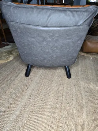 Sillón de cuero marrón