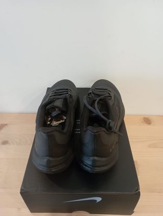 Nike (41 EU) Air Winflo Shield Negro