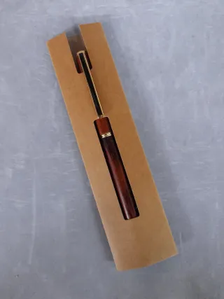 Bolígrafo de madera y metal dorado , nuevo