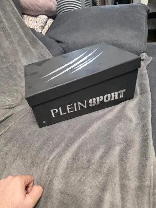 Zapatillas Plein Sport Negras y Doradas