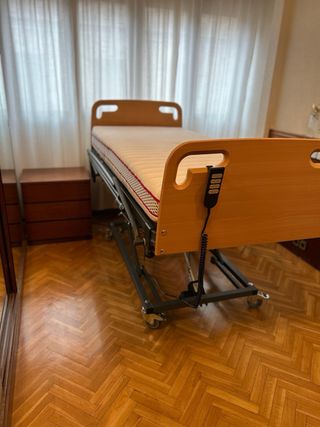 Cama hospitalaria eléctrica como nueva + colchón