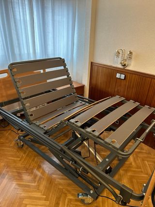Cama hospitalaria eléctrica como nueva + colchón