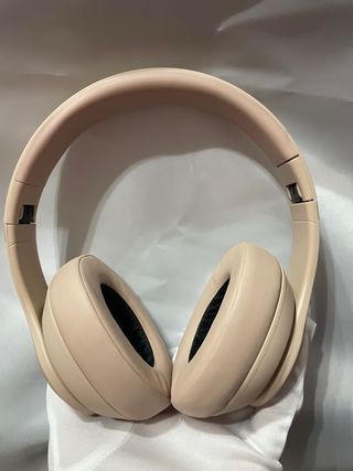 Auricolari Beats Studio Pro x Kim K Beige/Rosa