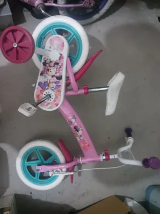 Bici infantil Minnie con ruedines
