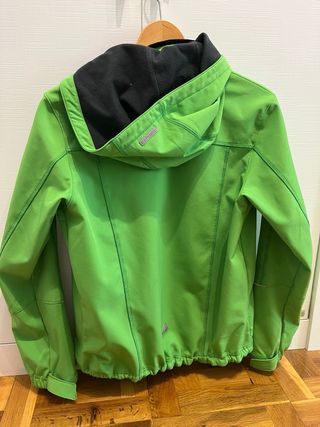 Abrigo verde Icepeak con capucha