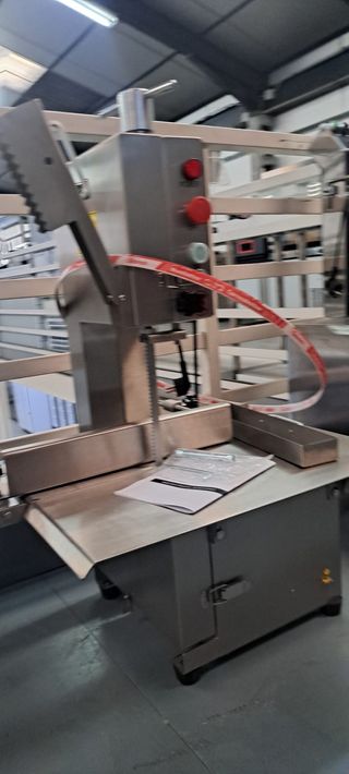 Sierra de Huesos Maquinarias de Hostelería