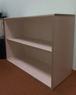 Estantería baja blanca de madera