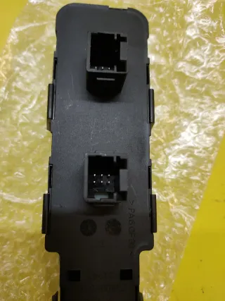 BOTONERA ELEVALUNAS CITROEN C4 X2 BOTON